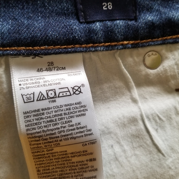 GAP Shorts - Picture 4 of 9